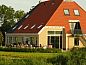 Verblijf 261406 • Vakantiewoning Het Friese platteland • Prachtig gelegen groepsaccommodatie voor 16 personen in  • 7 van 21