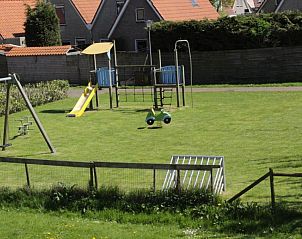 Speeltuin in de omgeving van appartementenboerderij de Jong, Nes, Ameland.