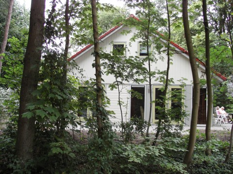 Verblijf 060806 &bull; Bungalow Friese Meren &bull; Het roodborstje 