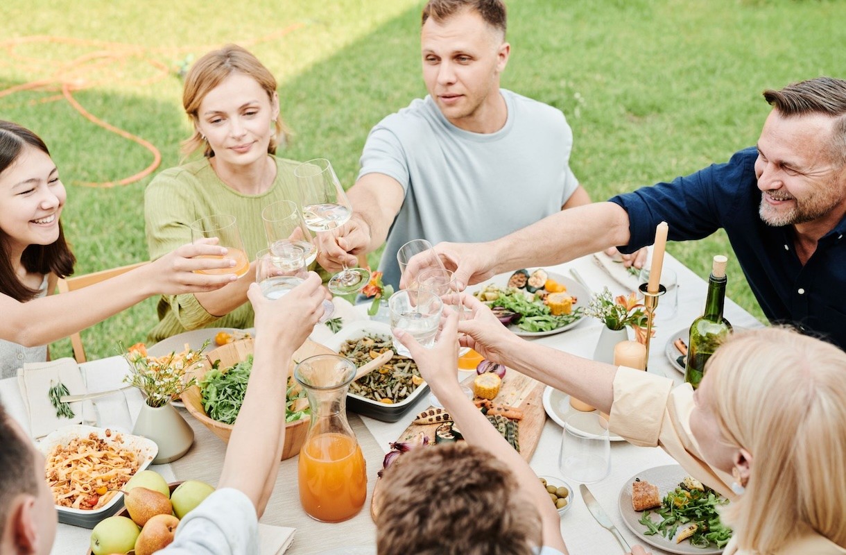 Met 12 personen op vakantie: welke accommodatie past daarbij?