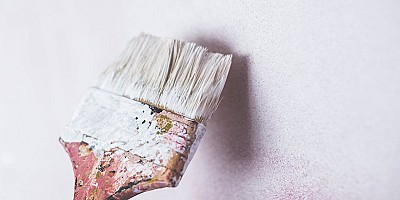 Gietvloeren schilderen in je vakantiehuis in Friesland