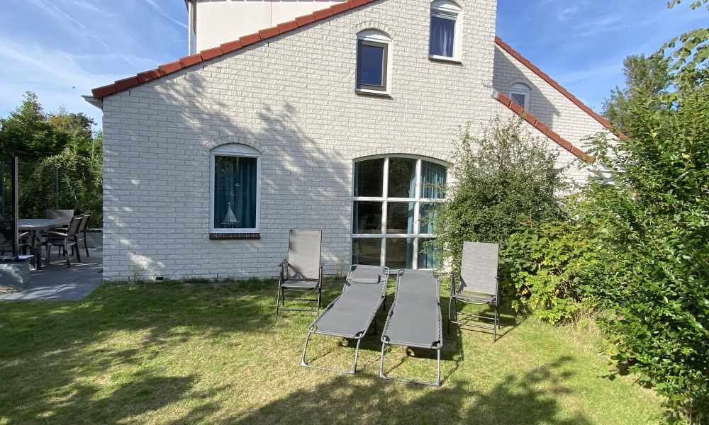 Guest house 01011057 - Bungalow Texel - Krim 661 met Ruime tuin, Stuga en BBQ en Sauna