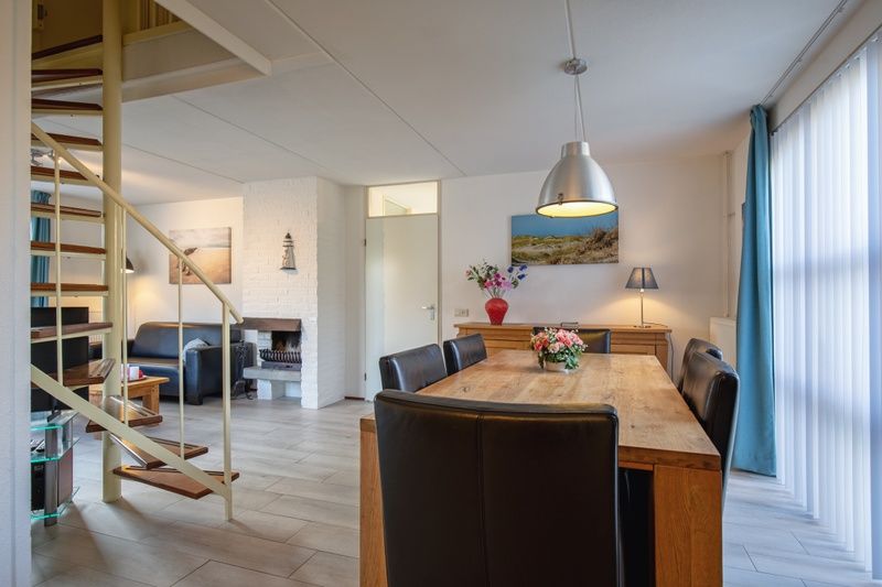 Moderne Kueche im Ferienhaus Roggeslootweg Nr. 656, De Cocksdorp, Texel. Ausgestattet mit allem Komfort fuer einen angenehmen Aufenthalt auf den Watteninseln.