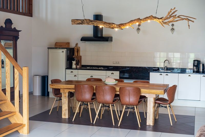 Ruime keuken en eetgedeelte in Vakantiehuis Paal 86, De Cocksdorp, Texel.