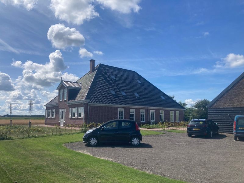 Parkeerplaats bij Appartement B, een vakantiehuis in De Cocksdorp, Texel, met wijds uitzicht.