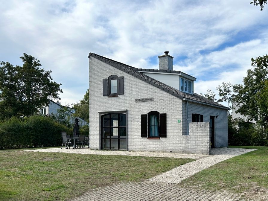 Vacation home E 645 in De Cocksdorp, Texel offers a charming stay amidst nature on the Wadden Islands.