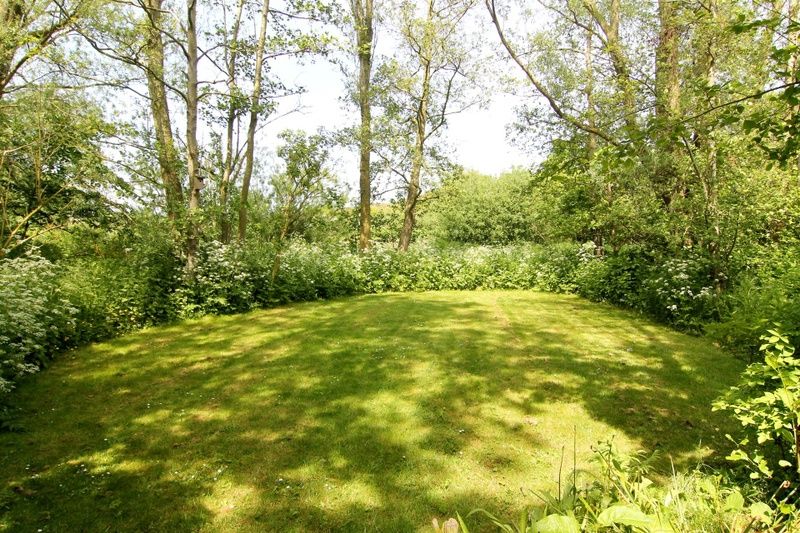 Entspannen Sie sich in der gruenen Umgebung des Ferienhauses F 789 in De Cocksdorp, Texel. Geniessen Sie die Ruhe und die Natur rund um dieses Ferienhaus.
