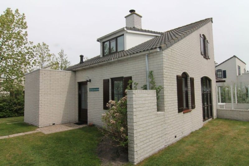 Vakantiehuis F 625 in De Cocksdorp op Texel, een charmant vakantiehuis met een gezellige tuin, ideaal voor een ontspannen verblijf op de Waddeneilanden.