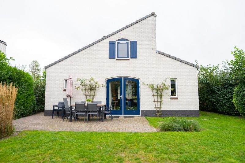 Vacation home E 541 in De Cocksdorp, Texel with spacious garden and terrace, ideal for a relaxing stay on the Wadden Islands.