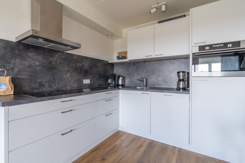 Volledig uitgeruste keuken in Appartement Juliana 086 Eiland en Zeezicht, De Koog, Waddeneilanden.