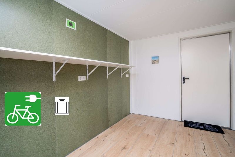 Modern bathroom in Orchismient 14 vacation home, De Koog Texel with sleek finish.