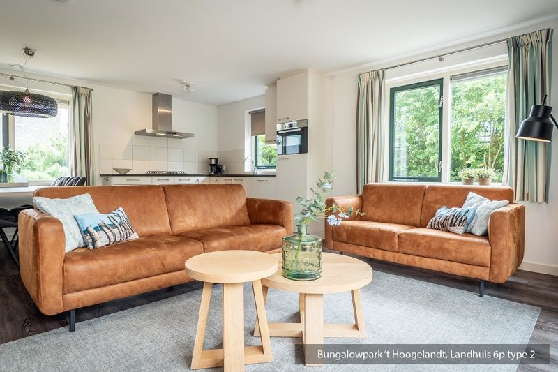 Comfortabele slaapkamer in Bungalowpark 't Hoogelandt vakantiehuis, De Koog, Texel met tweepersoonsbed.