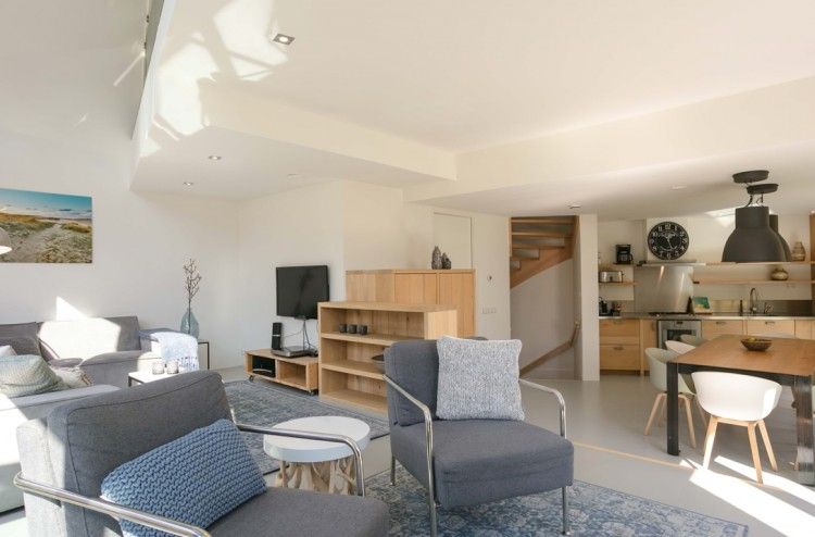 Open keuken en woonkamer in Duynzoom 1 whirlpool & Sauna vakantiehuis, De Koog, Texel, ideaal voor gezinnen.