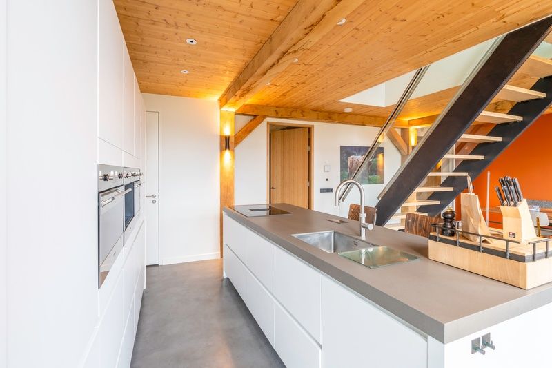 Villa 191 with Hot tub in De Koog, Texel, has a modern kitchen with all the conveniences for a comfortable stay.