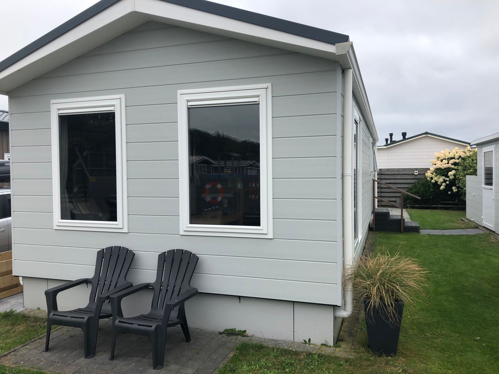 Seitenansicht von Chalet Bregkoog 226 mit Garten in De Koog, Texel.