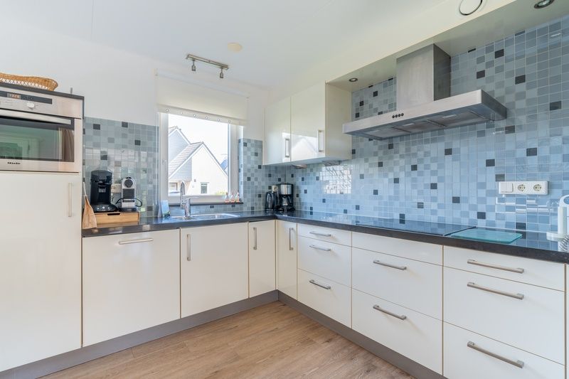 Modern kitchen in Holiday home Honeysuckle 61, De Koog, Texel, Wadden Islands.