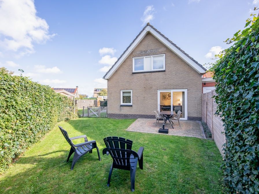 De Veldleeuwerik vakantiehuis met zonnig terras in De Koog, Texel, Waddeneilanden.