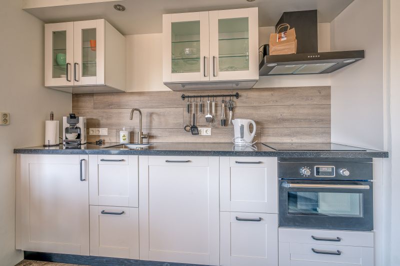 Voll ausgestattete Kueche im Appartement Zeedistel 20, De Koog, Texel fuer Selbstversorgerferien.