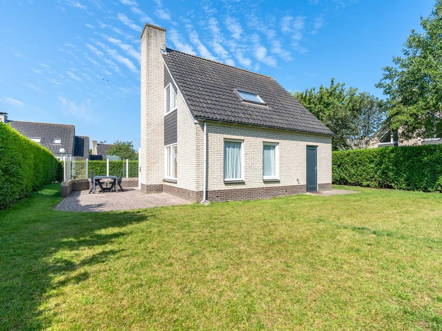 Vakantiehuis Kamperfoelie 77 in De Koog, Texel met zonnige tuin en terras