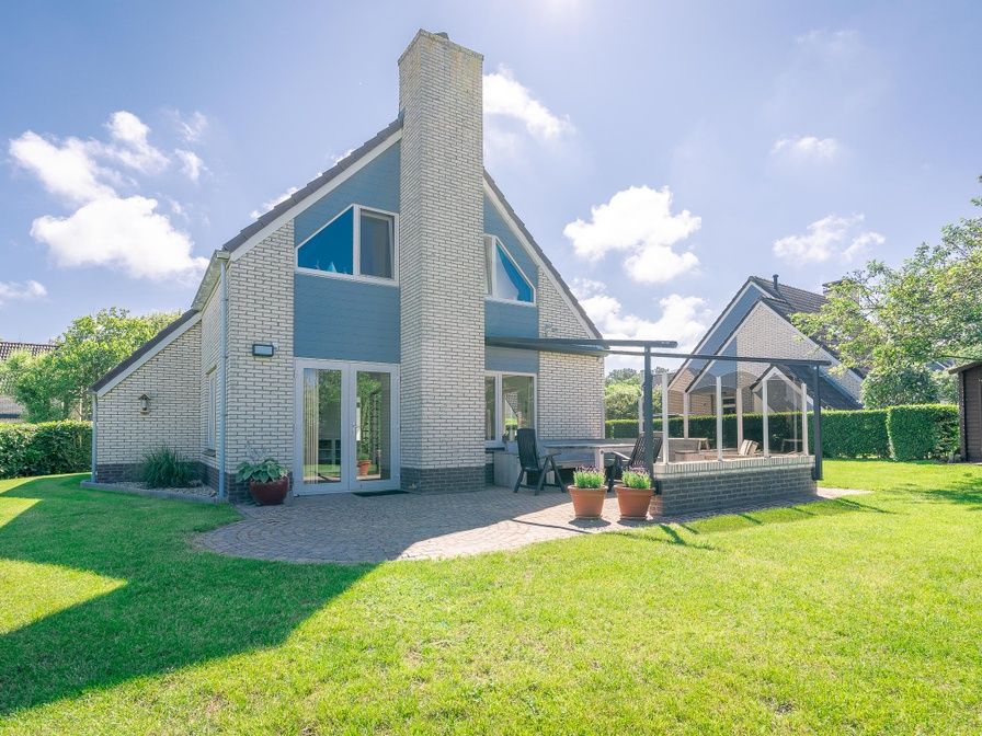 Ferienhaus Kamperfoelie 75 in De Koog Texel mit grossem Garten und Terrasse.