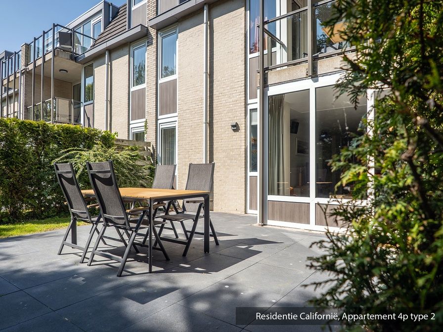 Geniet van het zonnige terras bij Type 2 vakantiehuis in De Koog, Texel, Waddeneilanden.