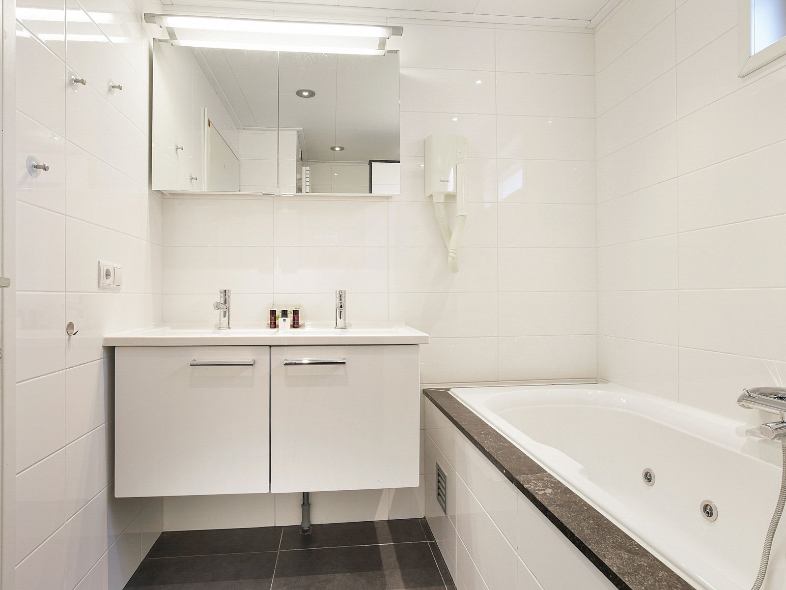 Plattegrond van de bovenverdieping van Beach Park Texel 4-persoons villa 4L1 in De Koog, Texel met indeling.