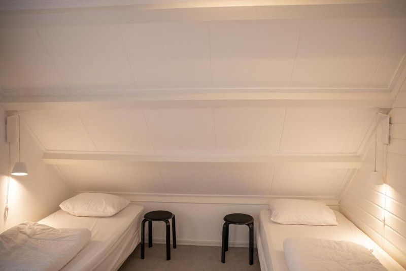 Gemuetliches Zweibettzimmer im Appartement fuer 4 Personen, De Koog, Texel, ideal fuer eine erholsame Nachtruhe.