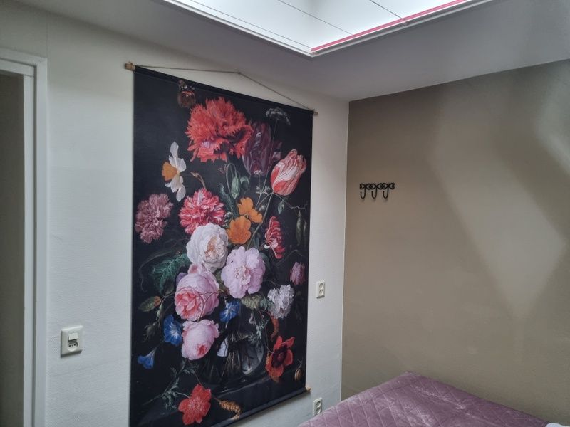 Diele im Ferienhaus 2, De Koog, Texel mit Zugang zu Wohnzimmer und Schlafzimmer, attraktiv eingerichtet.