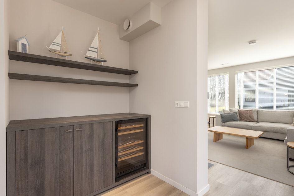 Modernes Badezimmer in der Villa 8, einem Ferienhaus in De Koog auf Texel, Waddeninseln. Die luxurioese Dusche und die stilvolle Einrichtung sorgen fuer einen komfortablen Aufenthalt.