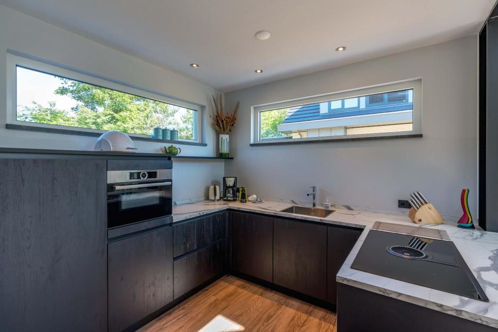 Moderne keuken in 39 - 16B Wulp - BLV, vakantiehuis in De Koog, Texel met hoogwaardige apparatuur.