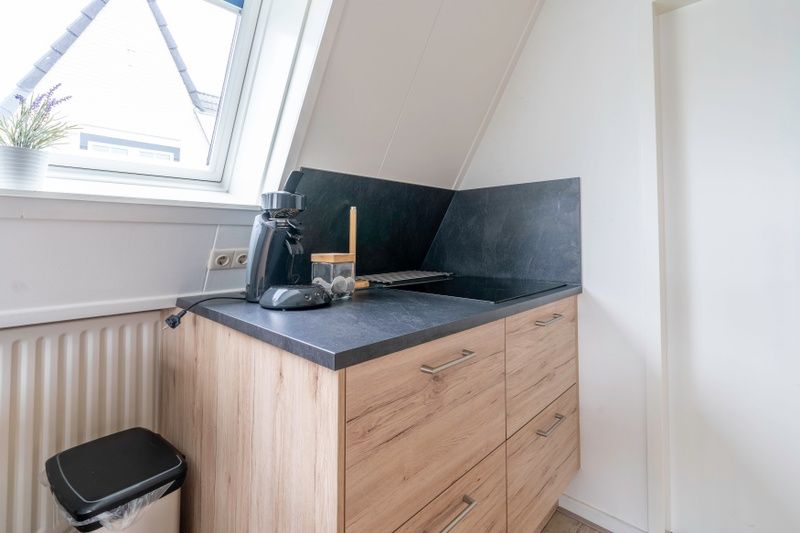 Moderne keuken in Appartement Anna 224, De Koog, Texel met alle gemakken voorzien.