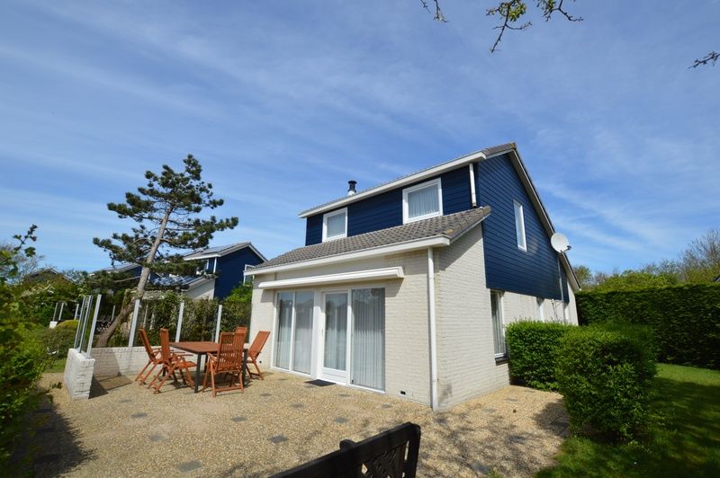 Zonnig terras van Vakantiehuis Stappeland 168 in De Koog, Texel.