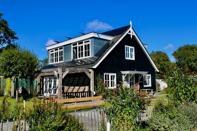 Ferienhaeuser Residence Rustiek in De Koog, Texel, umgeben von gruener Natur