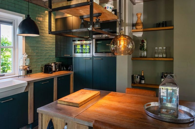 Moderne Kueche in der Residenz Rustiek in De Koog, Texel, mit stilvollem Dekor