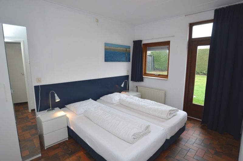 Second bedroom in Orchismient 18 large, De Koog, Texel with access to the garden.