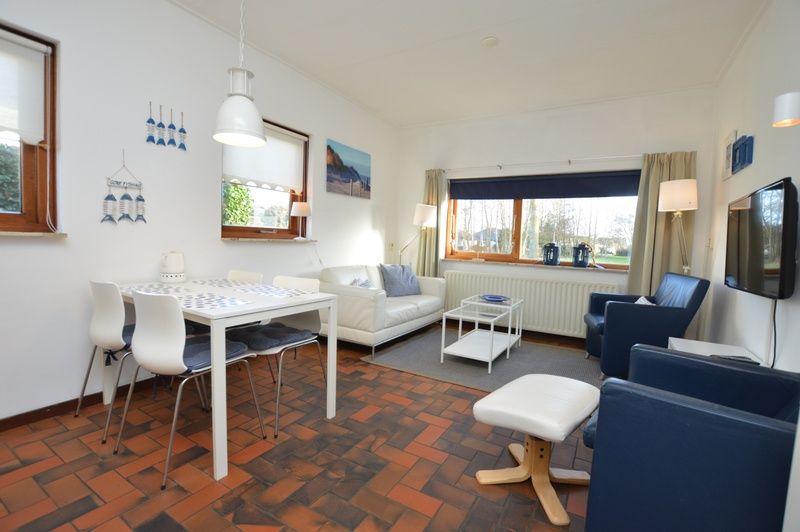 Lichte woonkamer van Orchismient 18 klein, vakantiehuis in De Koog, Texel.