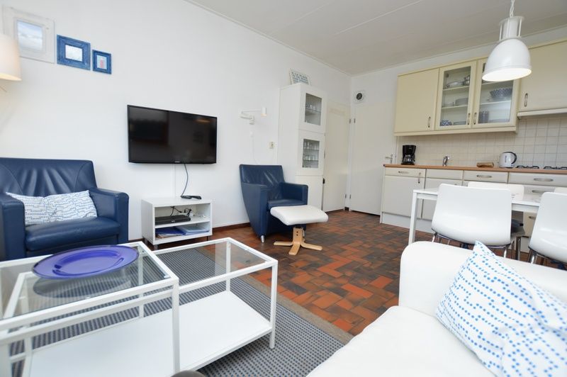 Moderne keuken en zithoek in Orchismient 18 klein, De Koog, Texel.