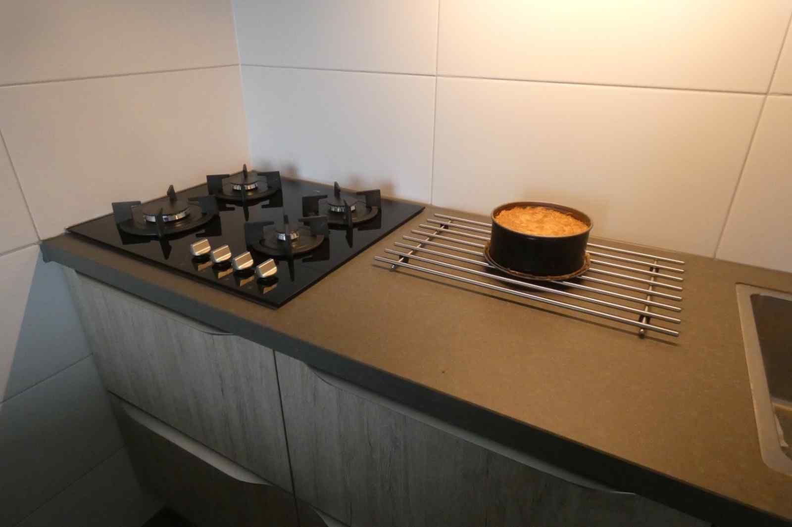 Gasfornuis in de keuken van NH198 vakantiehuis Den Burg Texel.