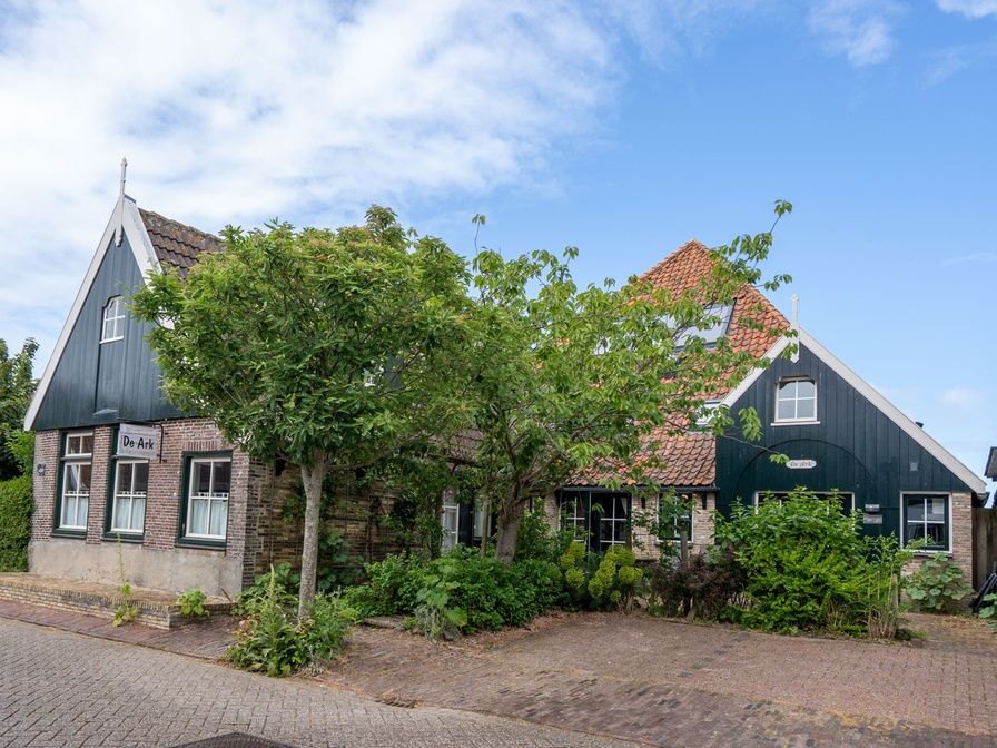 Ameisennest-Ferienhaus in Den Hoorn Texel mit malerischer Fassade und gruener Umgebung