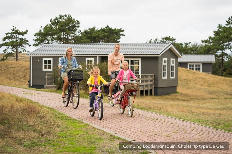 Cycling around Chalet Geul 4p in Den Hoorn Texel, perfect for active families.