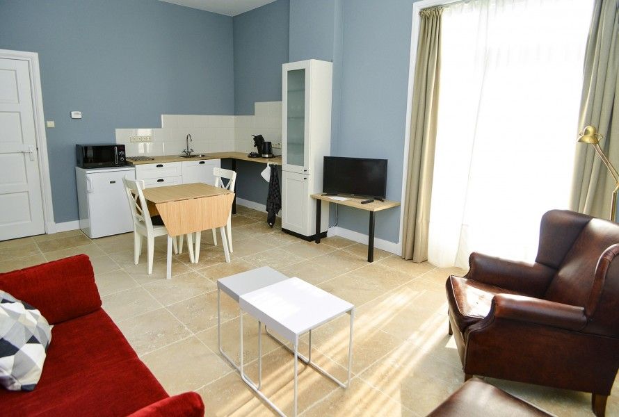 Cozy dining and sitting area in Bed & Bed, a bed and breakfast in the polder Eierland, Texel, ideal for relaxation.