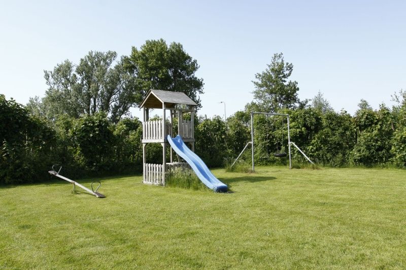 Spielplatz auf dem Bauernhof 3901 Leiden in Zuid-Eierland, Texel, ideal fuer Kinder.
