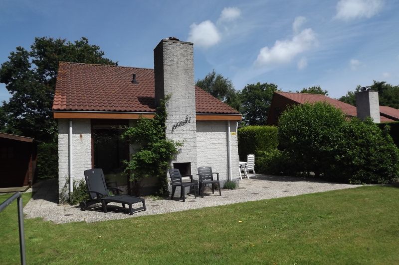 Vakantiehuis Gortersmient 330 in De Dennen, Texel met charmante buitenruimte en natuur.