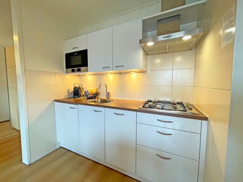 Fully equipped kitchen in Apartment Bos en Duin 34, De Dennen, Texel.