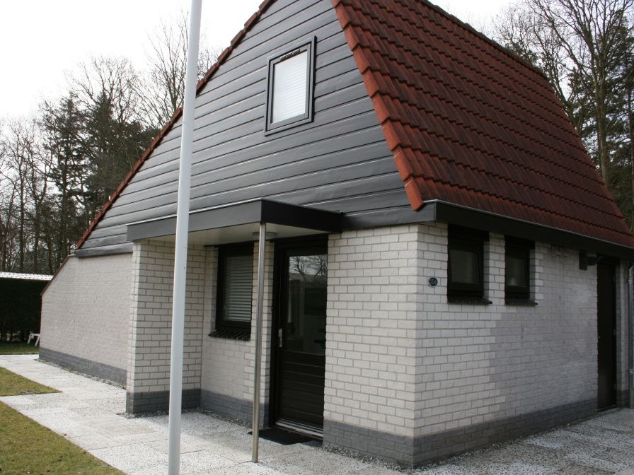 Vakantiehuis Gortersmient 354 in De Dennen, Texel met charmante entree en moderne architectuur.