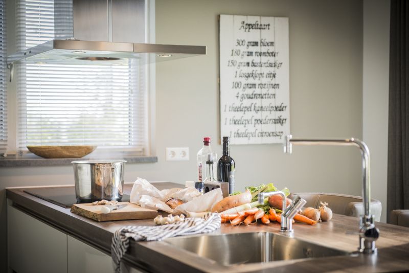 Frische Zutaten in der Kueche der Villa bij Zee, Bungalowpark 't Hoogelandt, Texel. Geniessen Sie lokale Aromen in De Dennen.