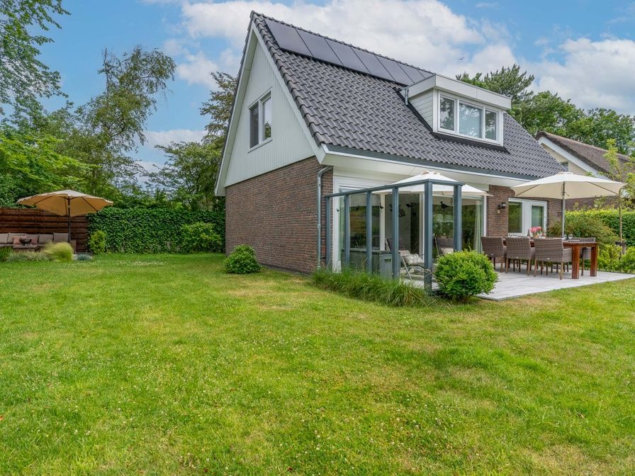 Landhaus Tempelierweg 23 in De Dennen, Texel mit grossem Garten und Terrasse, ideales Ferienhaus auf den Watteninseln.