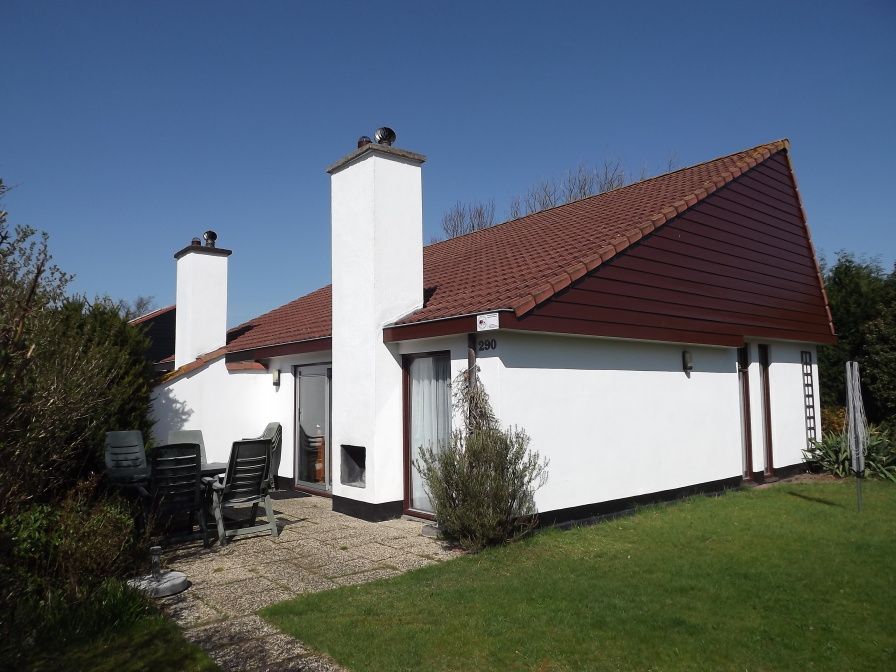 Vacation home Gortersmient 290 in De Dennen, Texel with sunny terrace and garden.