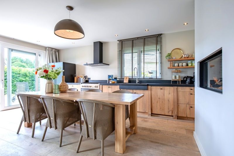 Essecke und Kueche im Bungalowpark 't Hoogelandt - De Scholekster, De Dennen, Texel.