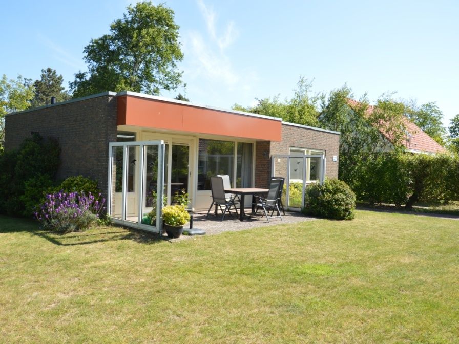 Tempelierweg - Kogermient 11, vakantiehuis met zonnig terras in De Dennen, Texel.
